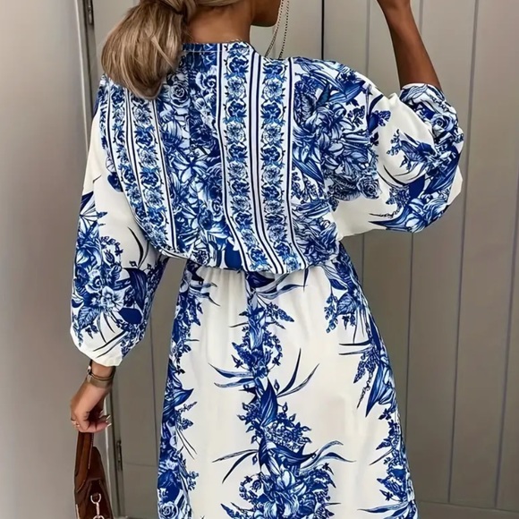 Blue And White Floral Kimono Maxi Length Belted Resort Wear Beach Cover Up - Picture 6 of 6